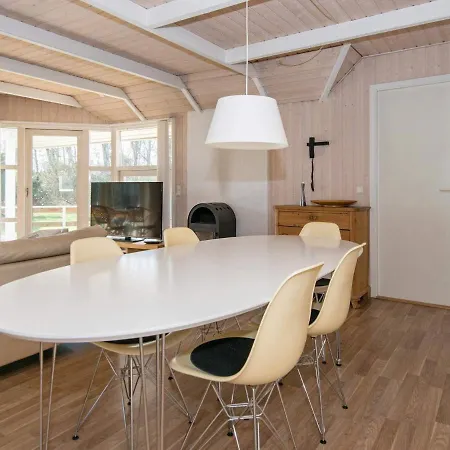 Three-bedroom Holiday In 13 エーベルトフト